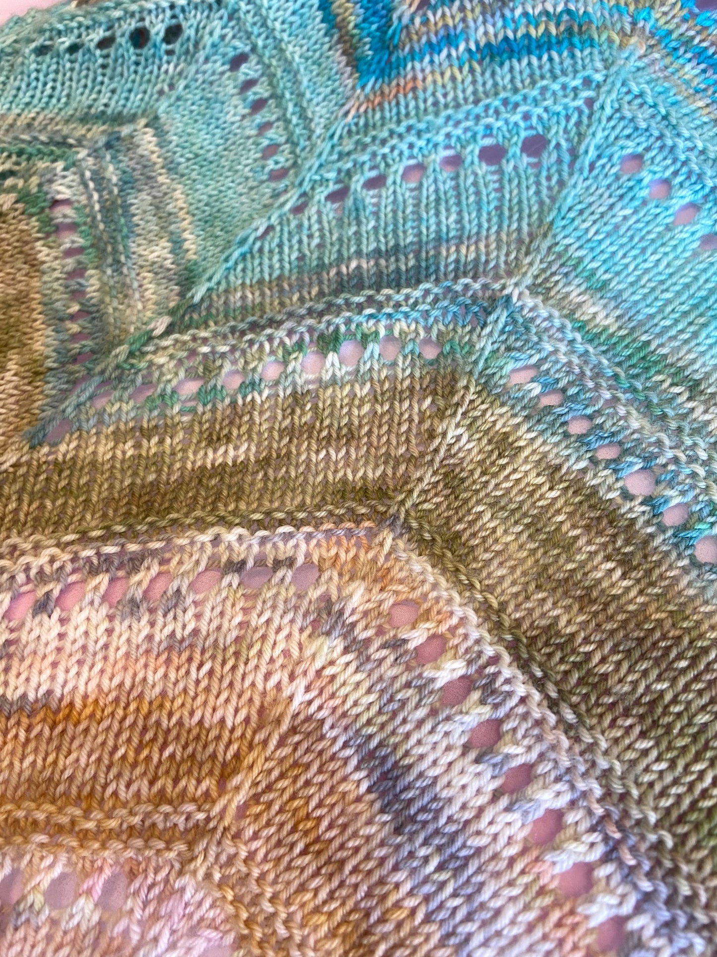 Arctica shawl: Yarn and Pattern kit