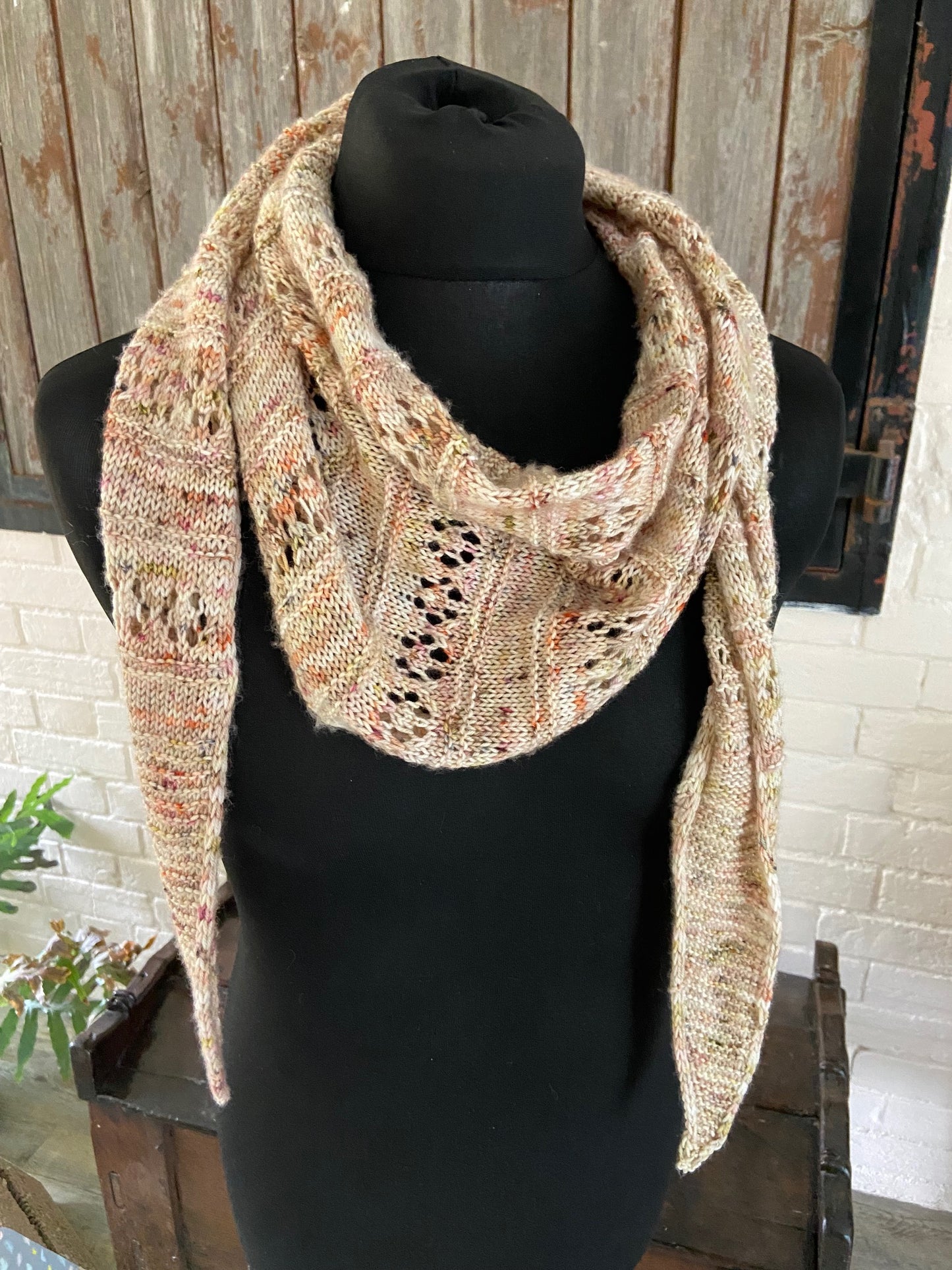 Pattern: The Nougat shawl(ette)