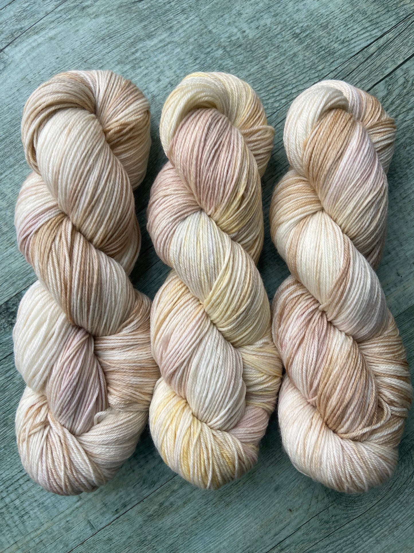 Warm Neutra 4ply/sock