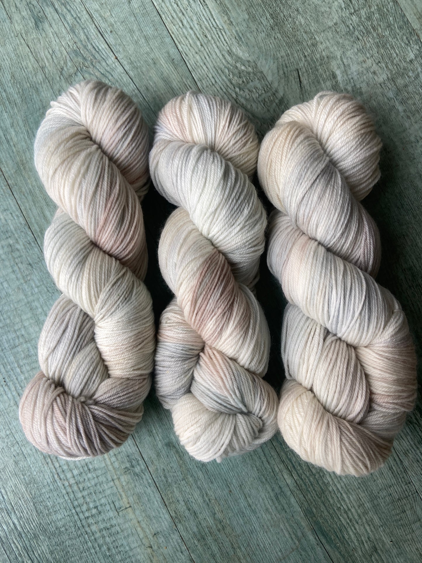 Cool Neutra 4ply/sock