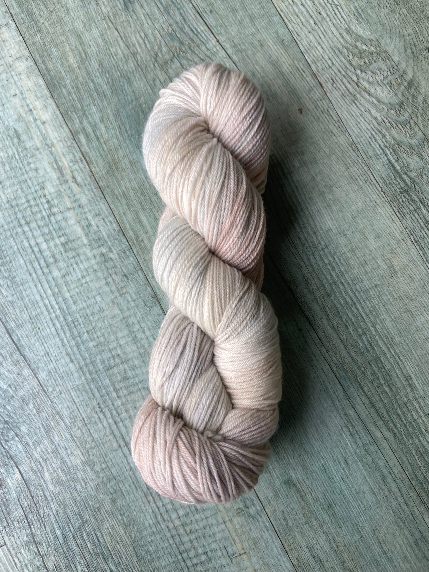 Cool Neutra 4ply/sock