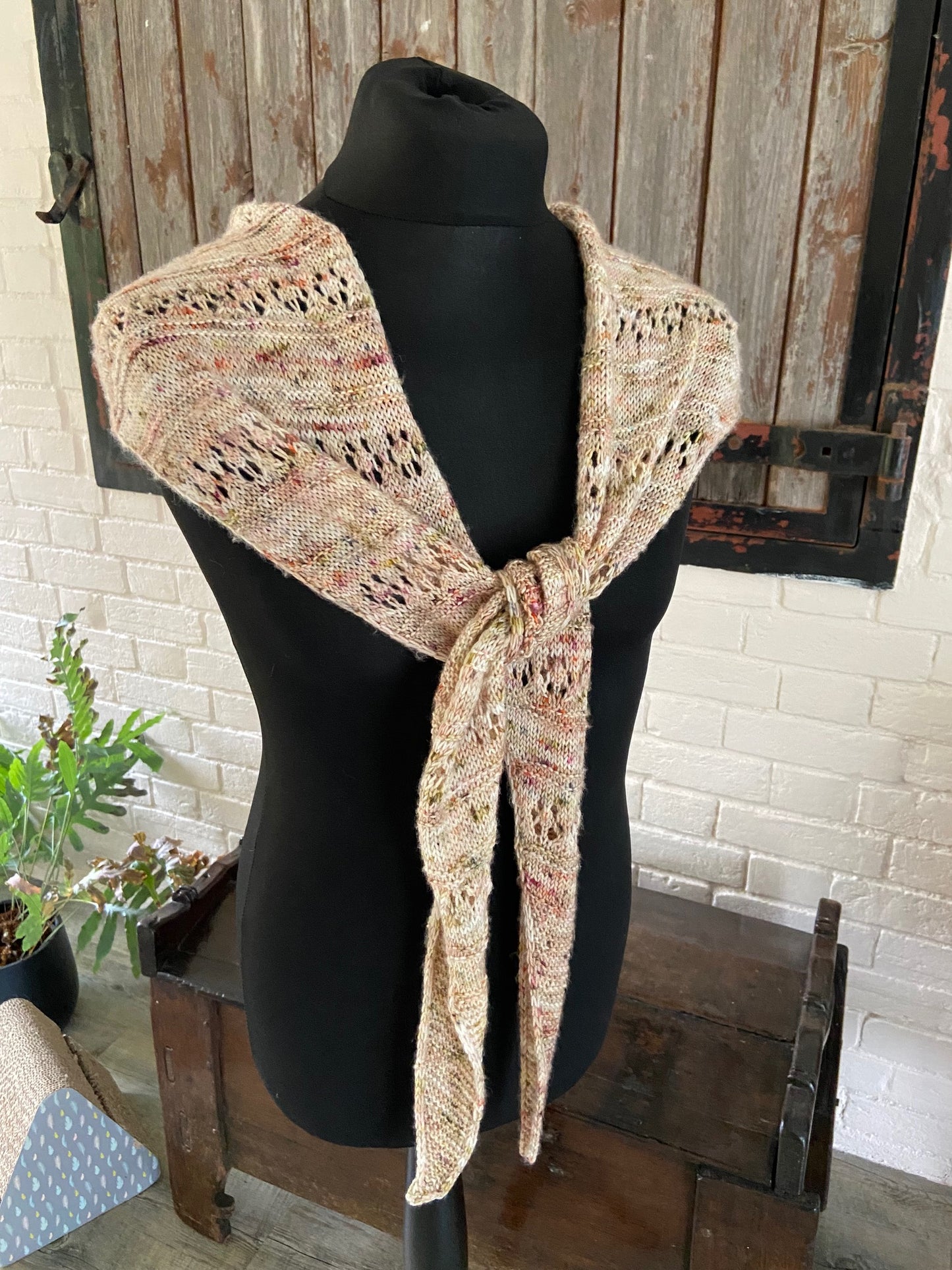 Pattern: The Nougat shawl(ette)